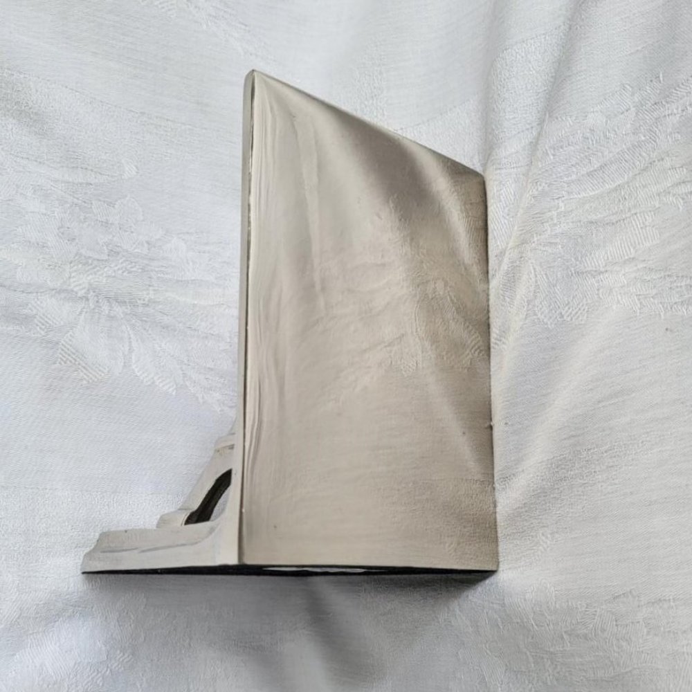 Eiffel Tower Bookends - Picture 3 of 4